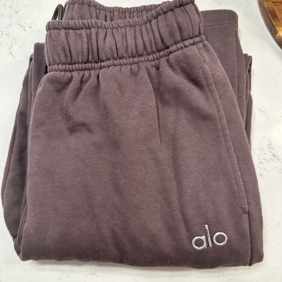 ALO accolade straight leg sweatpants - Picture 1 of 9